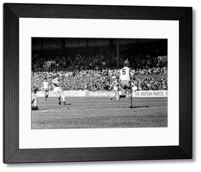 Framed Print : Stoke v. Everton. April 1985 MF21-51a-008 The final score was a two nil victory to Framed Print : Stoke v. Everton. April 1985 MF21-51a-008 The final score was a two nil victory to