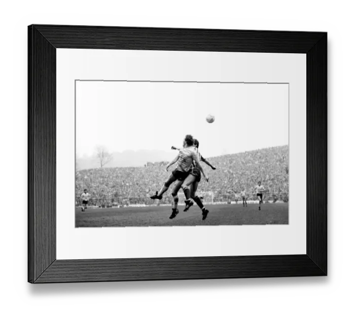 Framed Print : Sheffield Wednesday v Everton. May 1985 MF21-04-035 The final score was a one nil