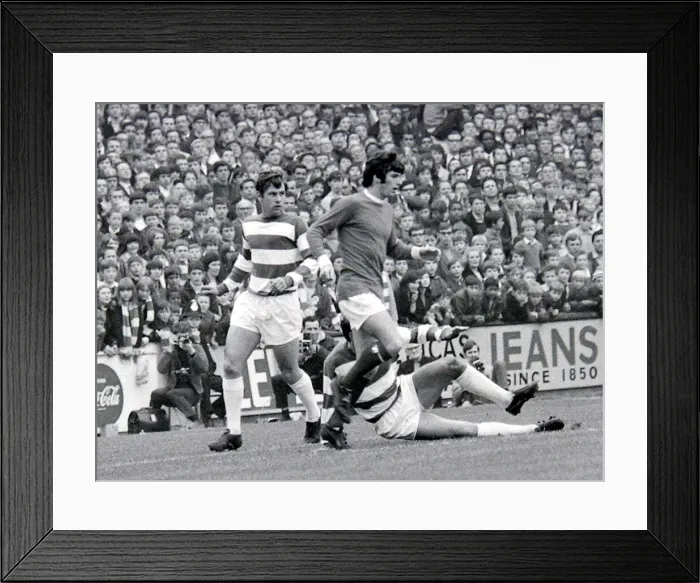 Framed Print : Queens Park Rangers v Manchester United Action during the two team Framed Print : Queens Park Rangers v Manchester United Action during the two team