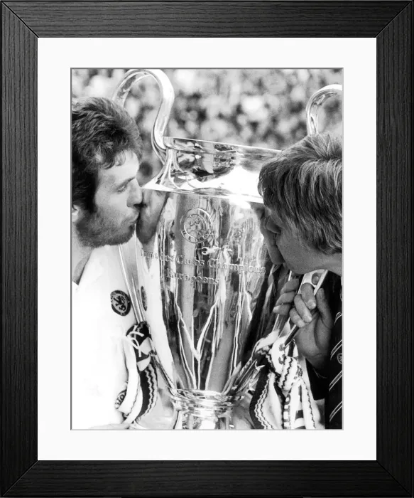Framed Print : Peter Withe and Nigel Spink kiss the European Cup... Aston Villa. 1982 Framed Print : Peter Withe and Nigel Spink kiss the European Cup... Aston Villa. 1982