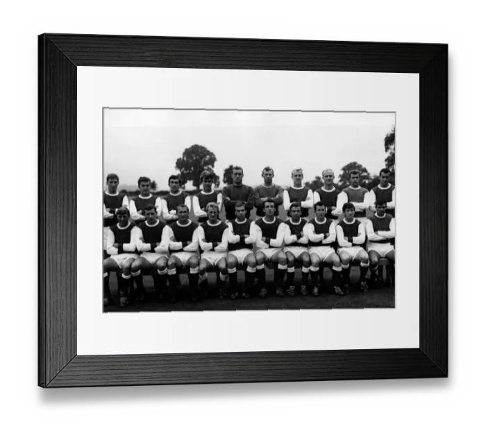 Framed Print : Sport - Football - Arsenal - Aug 1964 - Team. Back Row - L to R - Geoff Strong