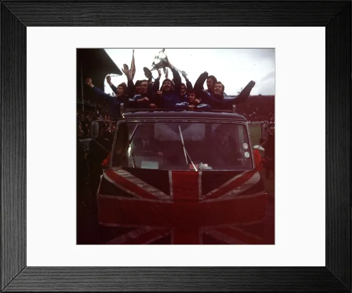 Framed Print : Rangers players parade around Ibrox Park on lorry with the European Cup Winners Cup Framed Print : Rangers players parade around Ibrox Park on lorry with the European Cup Winners Cup