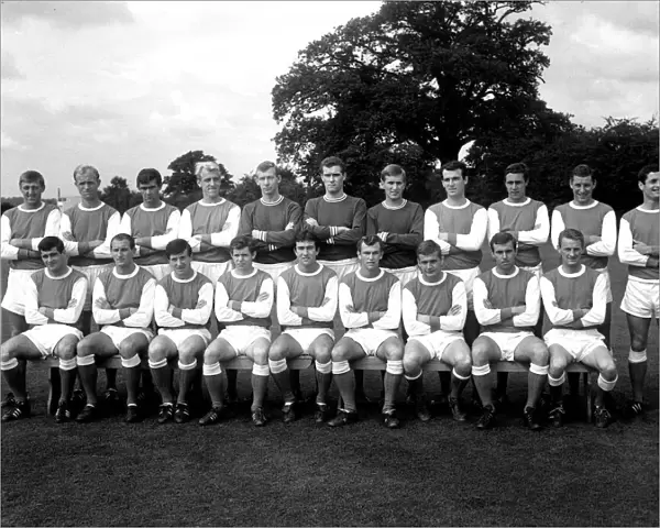 Sport - Football - Arsenal - 1965-66 - Team - Back Row - Left to Right