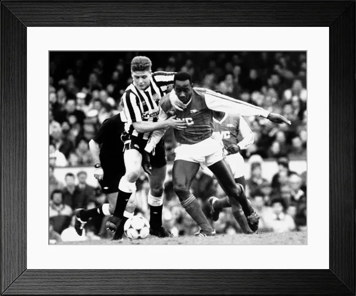 Framed Print : Paul Gascoigne in action for Newcastle United during the League Division One match