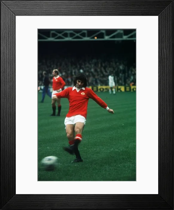 Framed Print : George Best Manchester United football Framed Print : George Best Manchester United football
