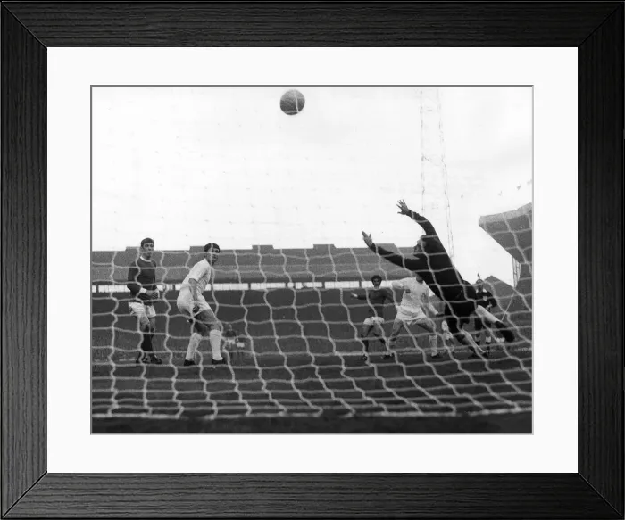 Framed Print : George Best Manchester United 1968. Betancort goalkeeper fails to save Best goal