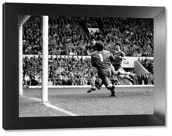 Liverpool v. Chelsea. May 1985 MF21-04-012 The final score was a four three