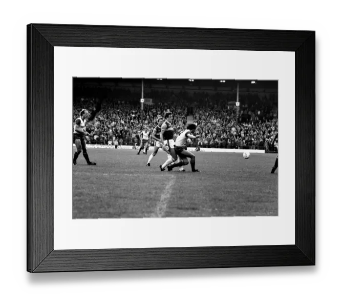 Framed Print : Stoke v. West Ham. October 1984 MF18-06-091 The final score was a four two Framed Print : Stoke v. West Ham. October 1984 MF18-06-091 The final score was a four two