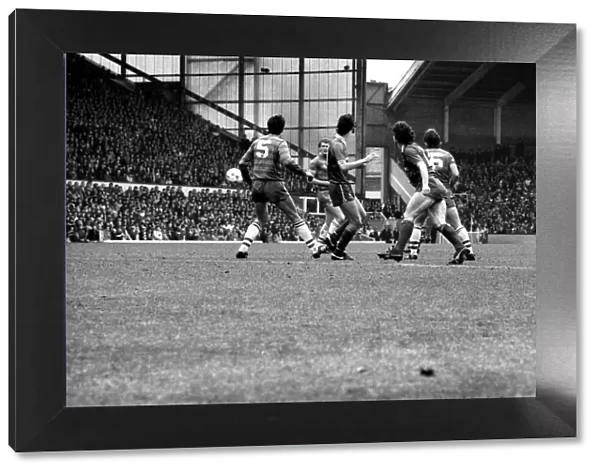 Liverpool v. Chelsea. May 1985 MF21-04-011 The final score was a four three