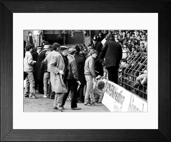 Framed Print : Liverpool v. Newcastle. April 1985 MF21-02-066 The final score was a Three one