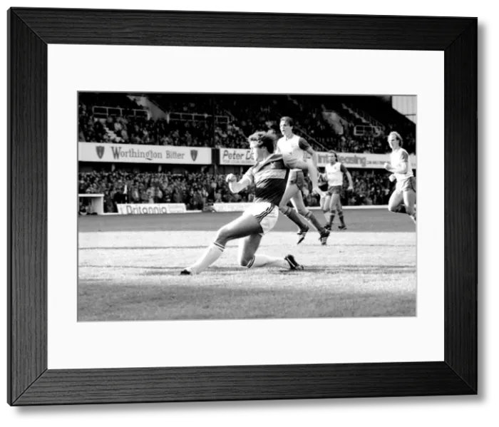 Framed Print : Stoke v. West Ham. October 1984 MF18-06-098 The final score was a four two Framed Print : Stoke v. West Ham. October 1984 MF18-06-098 The final score was a four two