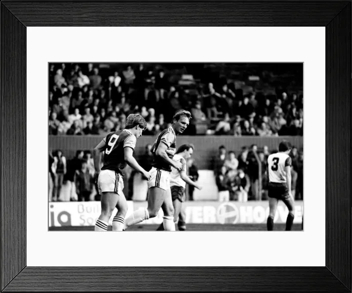 Framed Print : Stoke v. West Ham. October 1984 MF18-06-075 The final score was a four two Framed Print : Stoke v. West Ham. October 1984 MF18-06-075 The final score was a four two