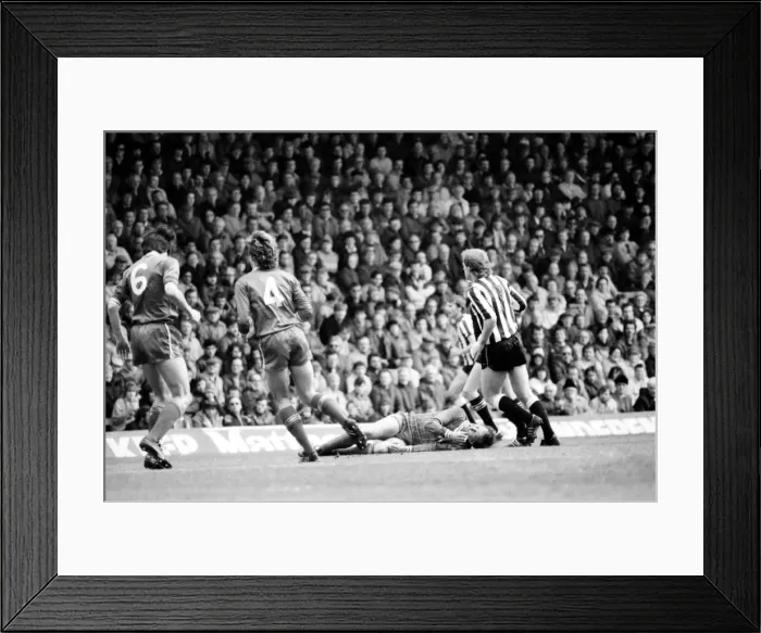 Framed Print : Liverpool v. Newcastle. April 1985 MF21-02-004 The final score was a Three one