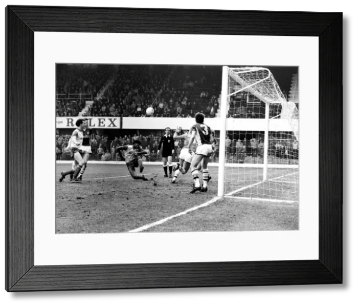 Framed Print : Stoke v. Aston Villa. March 1984 MF14-21-076 The final score was a one nil Framed Print : Stoke v. Aston Villa. March 1984 MF14-21-076 The final score was a one nil