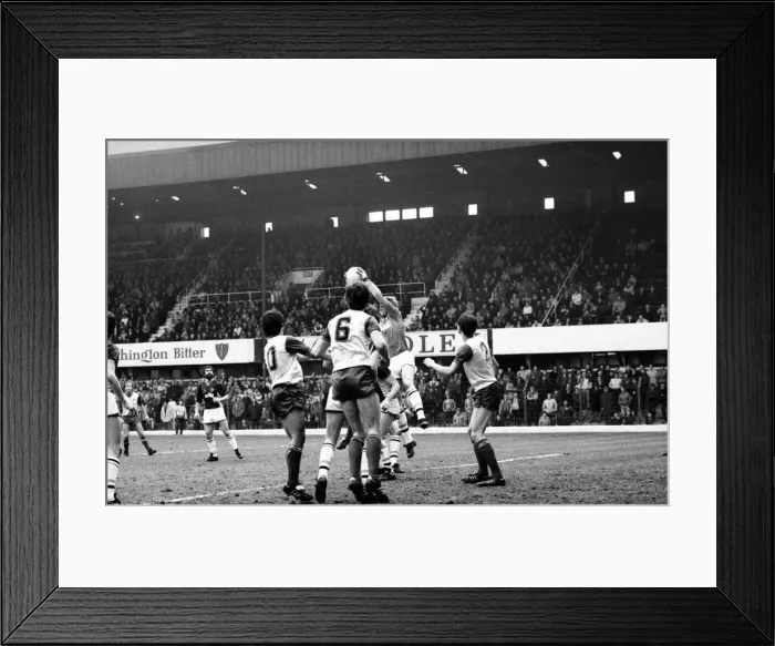 Framed Print : Stoke v. Aston Villa. March 1984 MF14-21-038 The final score was a one nil Framed Print : Stoke v. Aston Villa. March 1984 MF14-21-038 The final score was a one nil