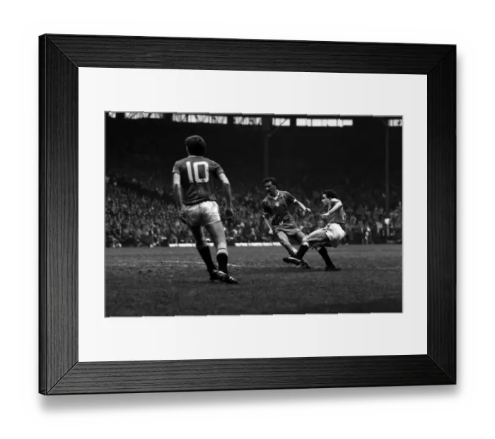 Framed Print : Manchester United v. Birmingham. April 1984 MF15-04-065 The final score was a one