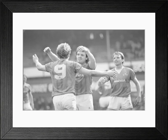 Framed Print : English League Division One match at Goodison Park. Everton 4 v Sunderland 1 Framed Print : English League Division One match at Goodison Park. Everton 4 v Sunderland 1