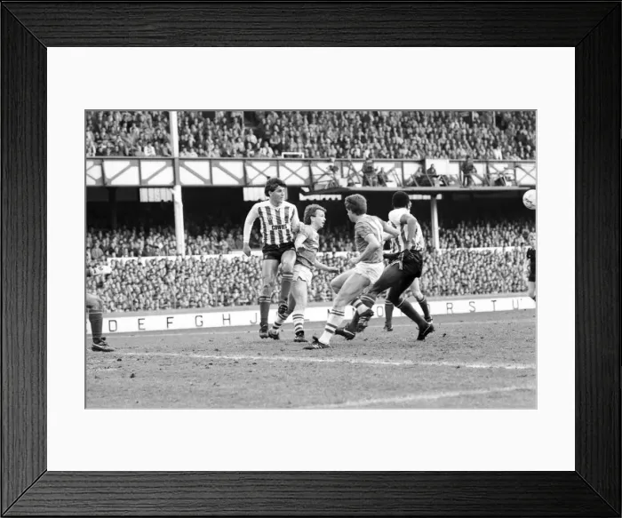 Framed Print : English League Division One match at Goodison Park. Everton 4 v Sunderland 1