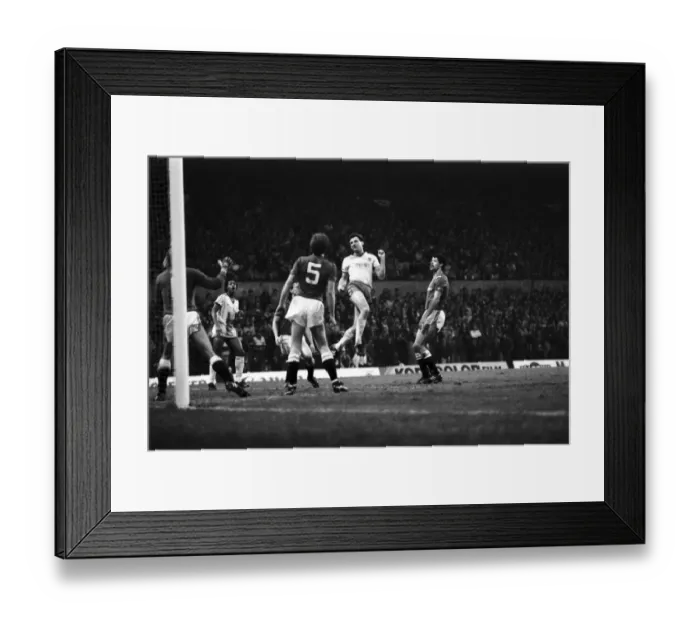 Framed Print : Manchester United 2 v. Norwich 0. December 1984 MF18-19-043