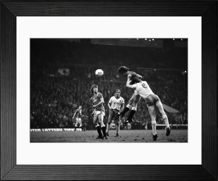 Framed Print : Manchester United 2 v. Norwich 0. December 1984 MF18-19-038 Framed Print : Manchester United 2 v. Norwich 0. December 1984 MF18-19-038