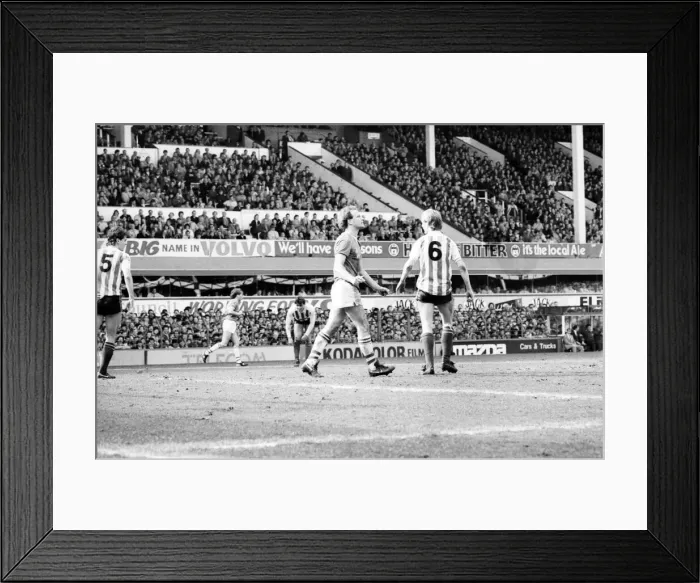 Framed Print : English League Division One match at Goodison Park. Everton 4 v Sunderland 1 Framed Print : English League Division One match at Goodison Park. Everton 4 v Sunderland 1