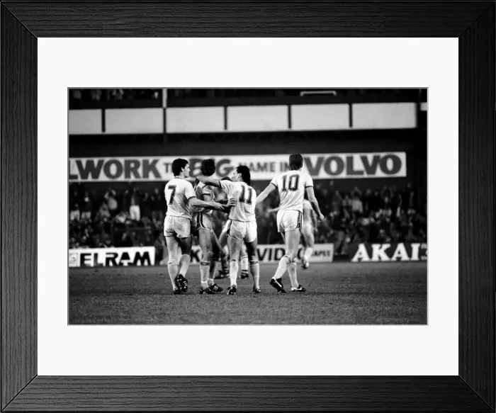 Framed Print : Everton 1 v. Sheffield Wednesday 1. December 1984 MF18-18-029