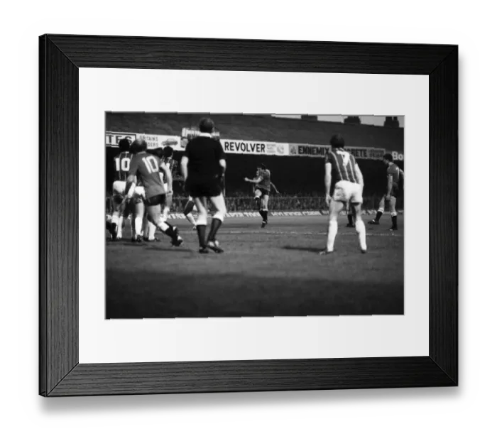 Framed Print : Leicester City 2 v. Manchester United 3. November 1984 MF18-12-036 Framed Print : Leicester City 2 v. Manchester United 3. November 1984 MF18-12-036