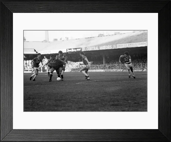 Framed Print : Leicester City 2 v. Manchester United 3. November 1984 MF18-12-025