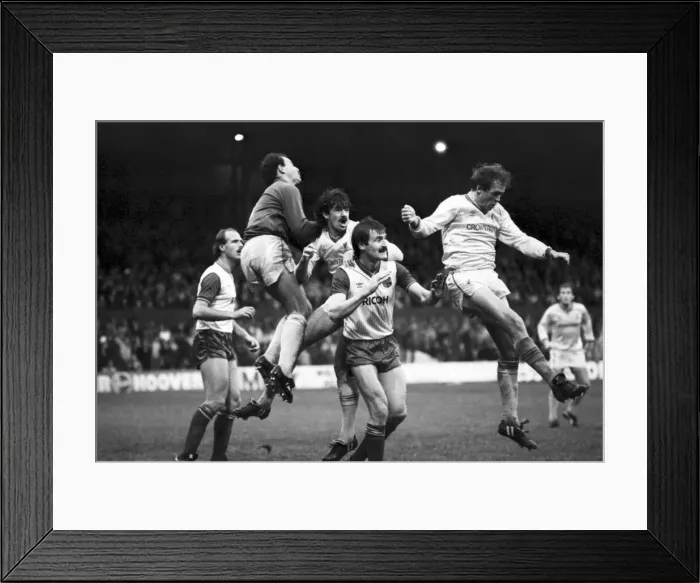 Framed Print : Stoke 0 v. Liverpool 1. November 1984 MF18-11-054