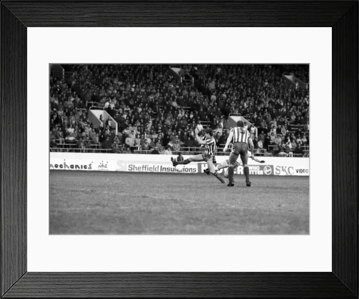 Framed Print : Stoke 0 v. Liverpool 1. November 1984 MF18-11-042 Framed Print : Stoke 0 v. Liverpool 1. November 1984 MF18-11-042