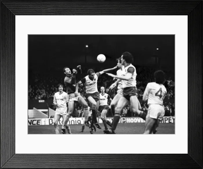 Framed Print : Stoke 0 v. Liverpool 1. November 1984 MF18-11-055 Framed Print : Stoke 0 v. Liverpool 1. November 1984 MF18-11-055