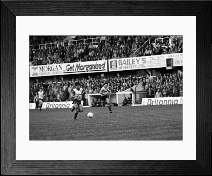 Framed Print : Stoke 1 v. Watford 3. November 1984 MF18-16-081 Framed Print : Stoke 1 v. Watford 3. November 1984 MF18-16-081