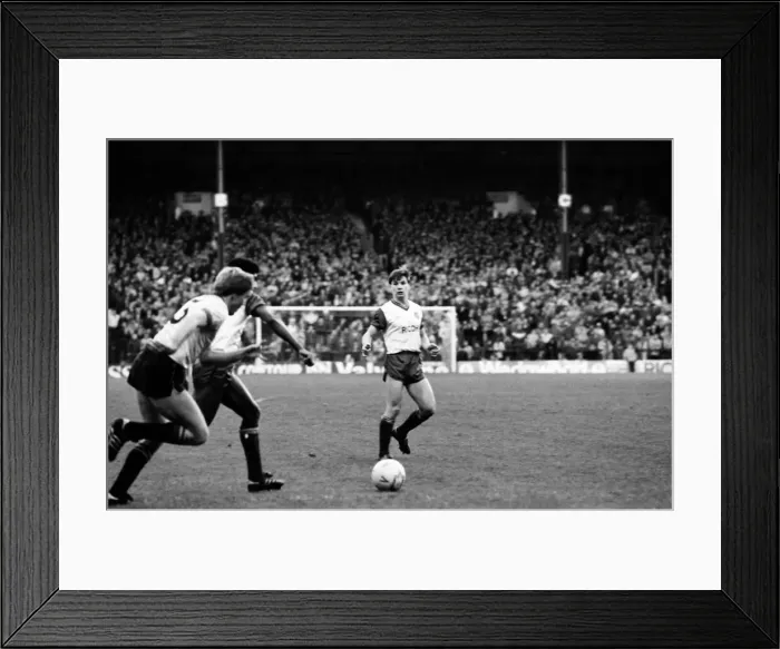 Framed Print : Stoke 1 v. Watford 3. November 1984 MF18-16-048 Framed Print : Stoke 1 v. Watford 3. November 1984 MF18-16-048