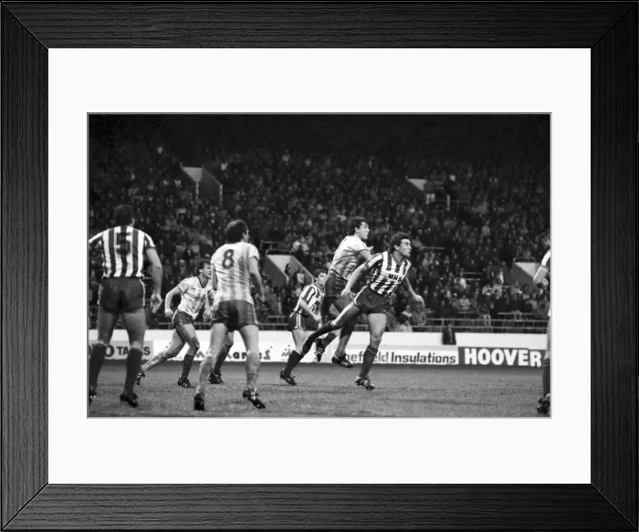 Framed Print : Stoke 0 v. Liverpool 1. November 1984 MF18-11-046 Framed Print : Stoke 0 v. Liverpool 1. November 1984 MF18-11-046