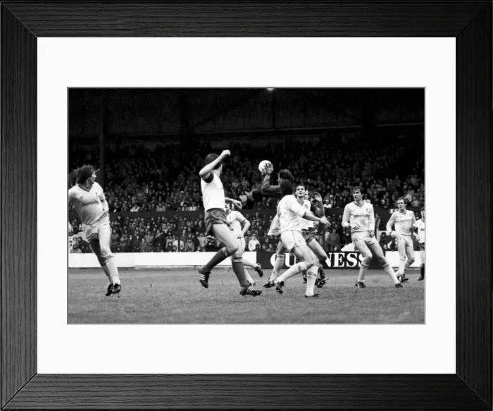 Framed Print : Stoke 0 v. Liverpool 1. November 1984 MF18-11-010 Framed Print : Stoke 0 v. Liverpool 1. November 1984 MF18-11-010