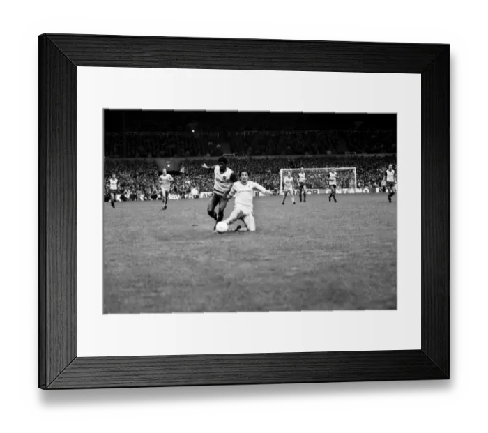 Framed Print : Stoke 0 v. Liverpool 1. November 1984 MF18-11-018