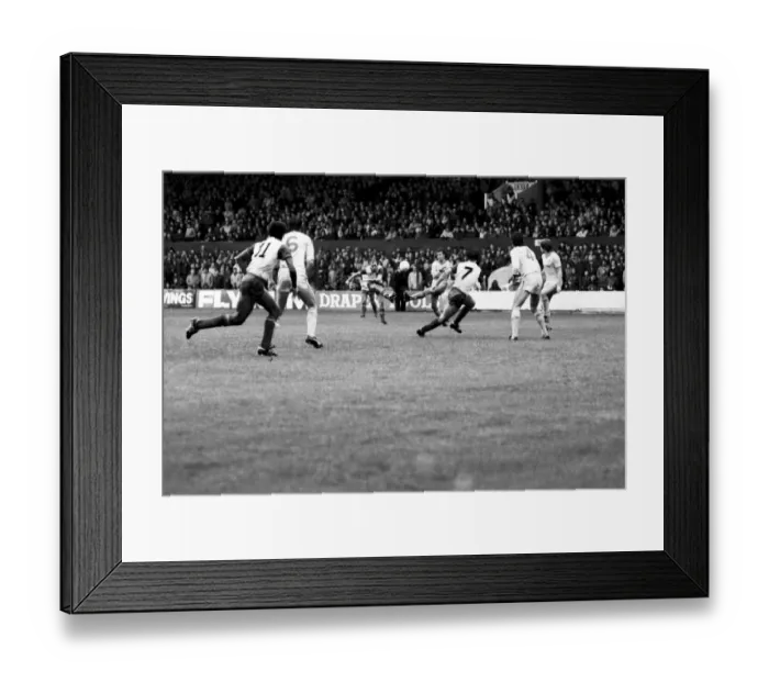 Framed Print : Stoke 0 v. Liverpool 1. November 1984 MF18-11-019 Framed Print : Stoke 0 v. Liverpool 1. November 1984 MF18-11-019