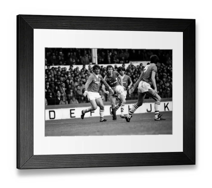 Framed Print : Everton 3 v. Leicester City 0. November 1984 MF18-08-116