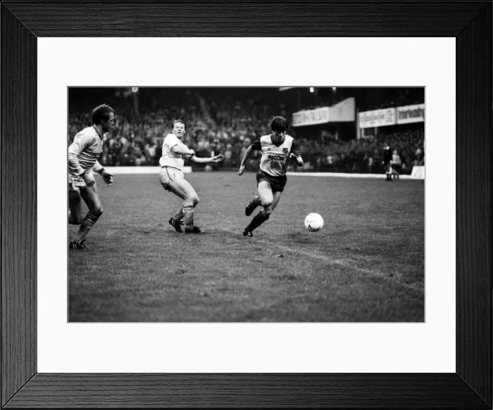 Framed Print : Stoke 0 v. Liverpool 1. November 1984 MF18-11-053 Framed Print : Stoke 0 v. Liverpool 1. November 1984 MF18-11-053