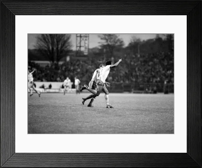 Framed Print : Stoke 0 v. Liverpool 1. November 1984 MF18-11-059 Framed Print : Stoke 0 v. Liverpool 1. November 1984 MF18-11-059