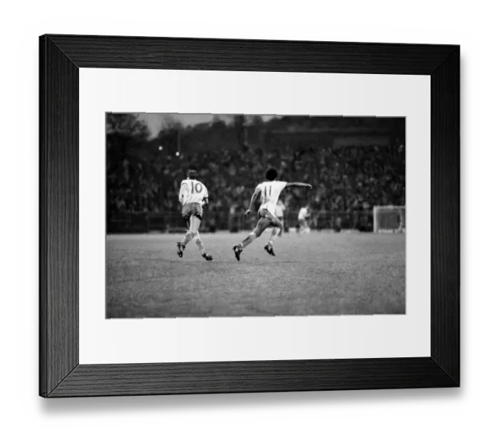 Framed Print : Stoke 0 v. Liverpool 1. November 1984 MF18-11-026 Framed Print : Stoke 0 v. Liverpool 1. November 1984 MF18-11-026
