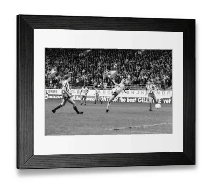 Framed Print : Stoke 0 v. Liverpool 1. November 1984 MF18-11-038 Framed Print : Stoke 0 v. Liverpool 1. November 1984 MF18-11-038
