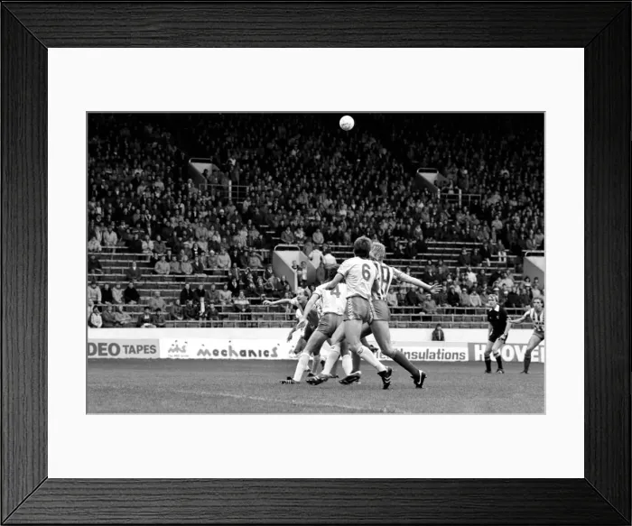 Framed Print : Sheffield Wednesday 1 v. Norwich 2. November 1984 MF18-10 Framed Print : Sheffield Wednesday 1 v. Norwich 2. November 1984 MF18-10