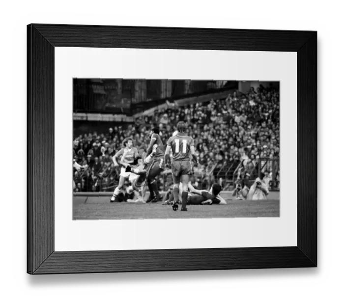 Framed Print : Everton 3 v. Leicester City 0. November 1984 MF18-08-048