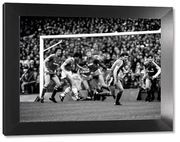 Everton 3 v. Leicester City 0. November 1984 MF18-08-071