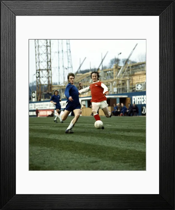Framed Print : English League Division One match at Stamford Bridge Chelsea v Arsenal Gary Framed Print : English League Division One match at Stamford Bridge Chelsea v Arsenal Gary