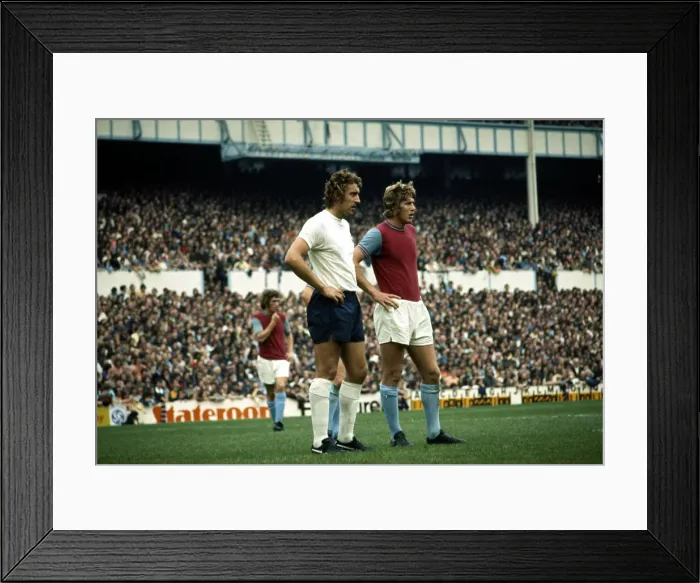 Framed Print : English league Division One match at White Hart Lane Tottenham Hotspur v West Ham