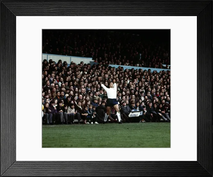 Framed Print : English league Division One match at White Hart Lane Tottenham Hotspur v Chelsea v