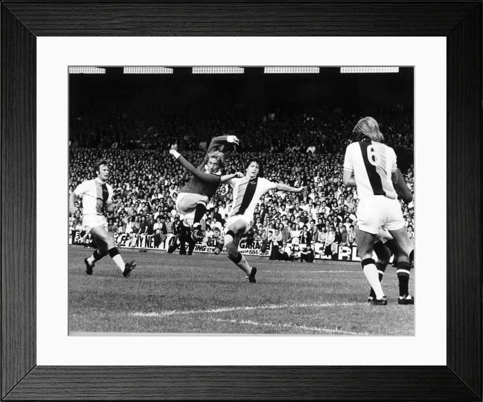 Framed Print : Crystal Palace v Manchester United, 11 September 1971. League Division One Framed Print : Crystal Palace v Manchester United, 11 September 1971. League Division One