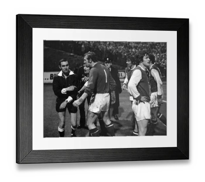 Framed Print : English League Division One match at Elland Road Leeds United 1 v Arsenal 0